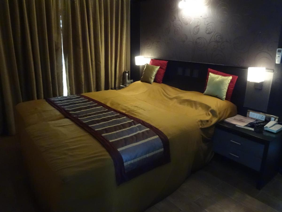 Hotel Sampoorna Mumbai Room photo